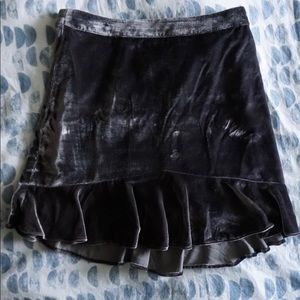 Madewell Velvet Ruffle Hem Skirt in Gunmetal